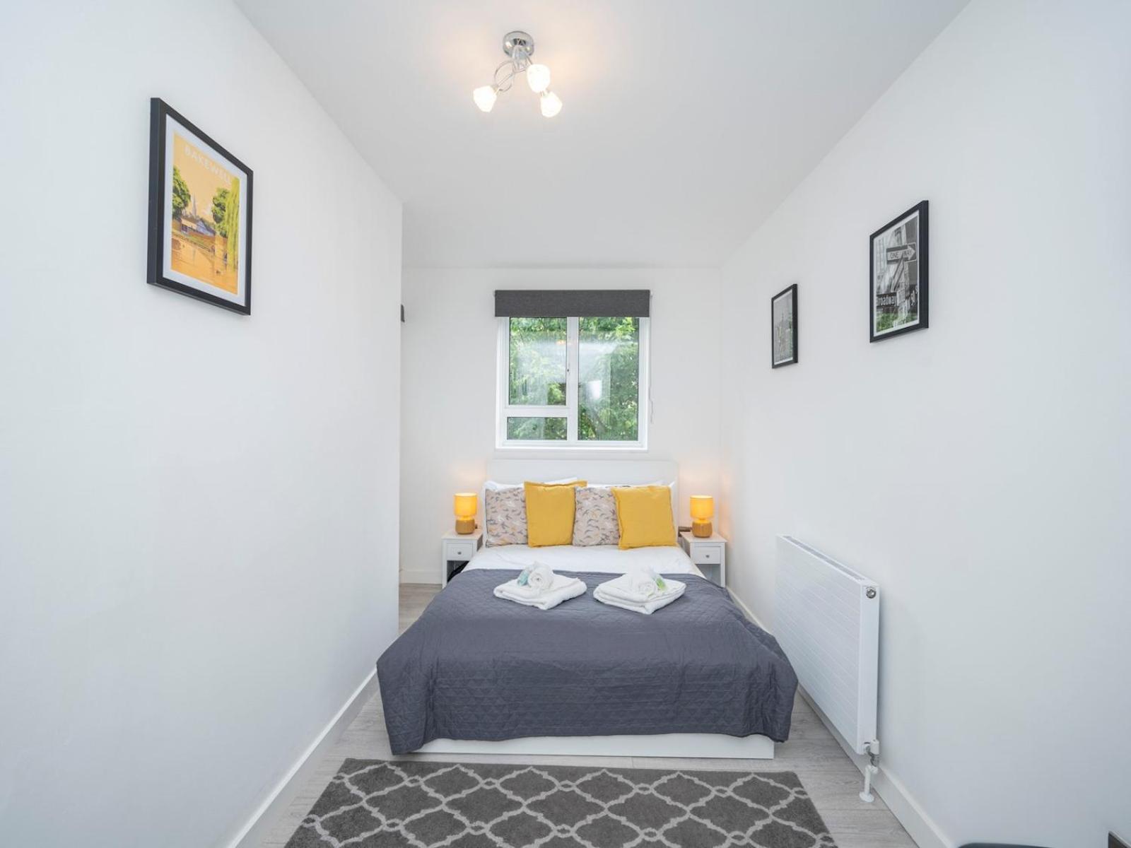 Pass The Keys 3br Gem Near Soho Euston Balcony Charm Appartement