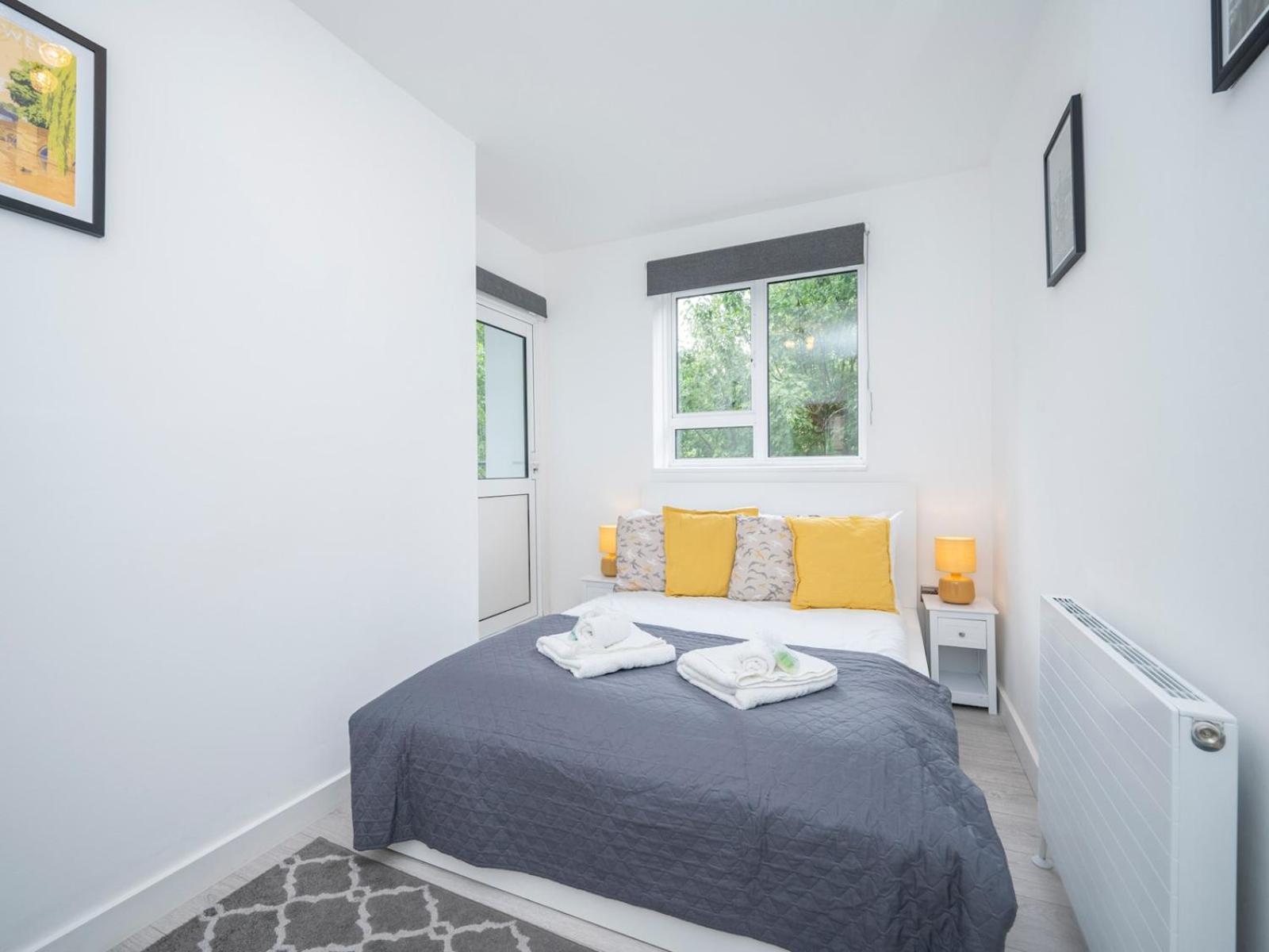 Pass The Keys 3br Gem Near Soho Euston Balcony Charm Londen