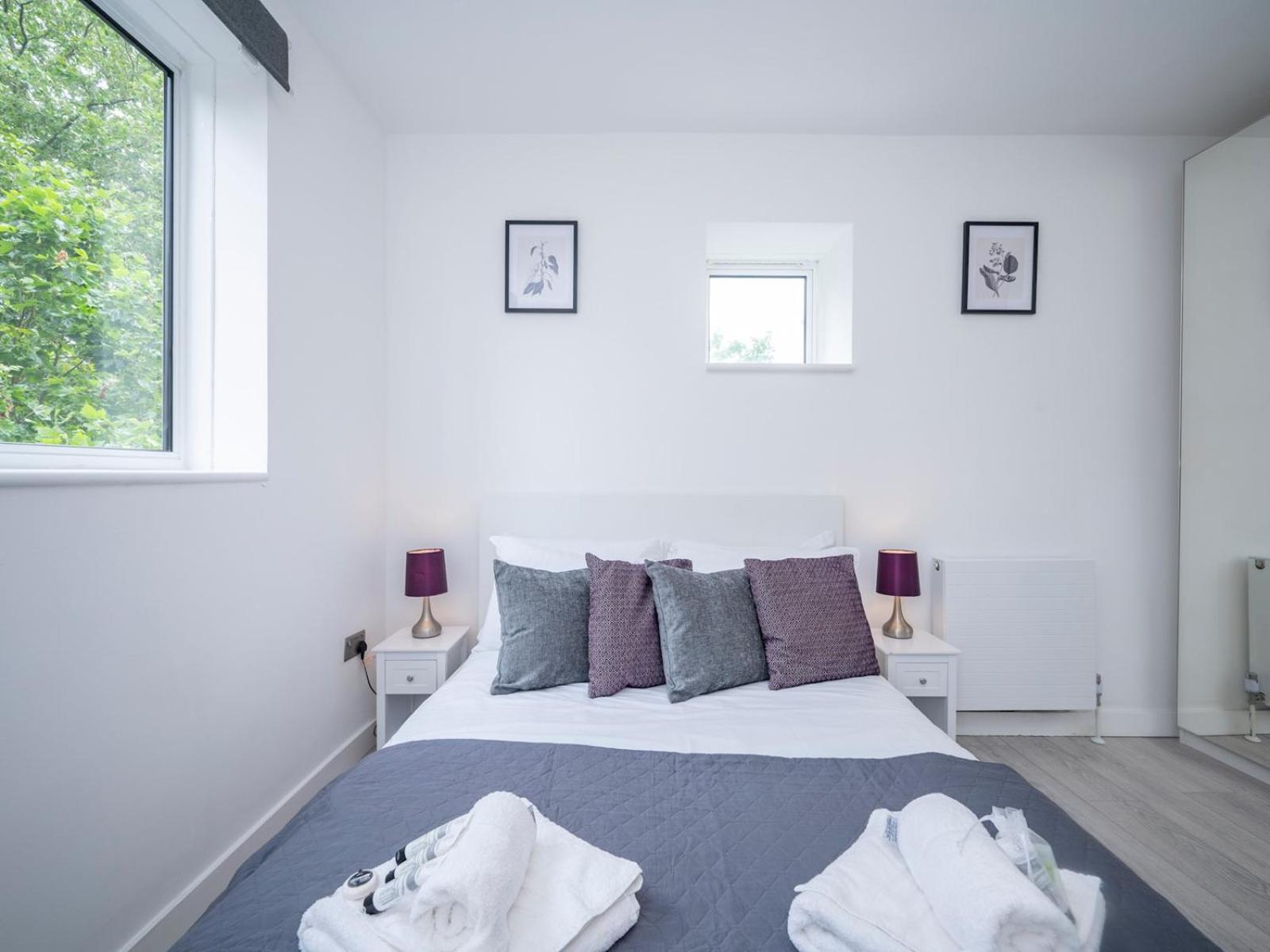 Pass The Keys 3br Gem Near Soho Euston Balcony Charm Londen